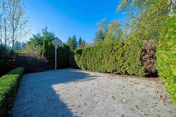 1072 Clements Avenue, North Vancouver For Sale - image 29