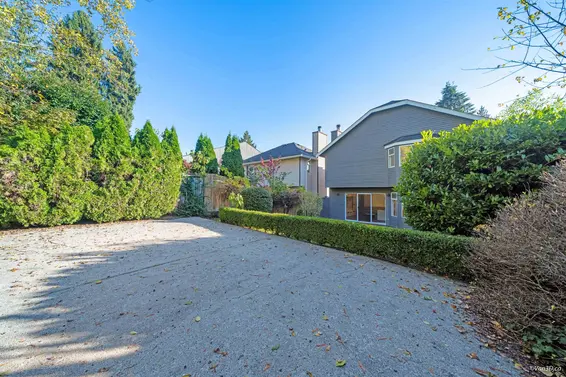 1072 Clements Avenue, North Vancouver For Sale - image 30