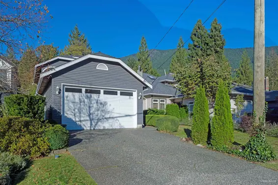 1072 Clements Avenue, North Vancouver For Sale - image 36