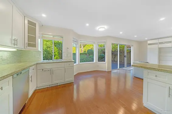 1072 Clements Avenue, North Vancouver For Sale - image 8