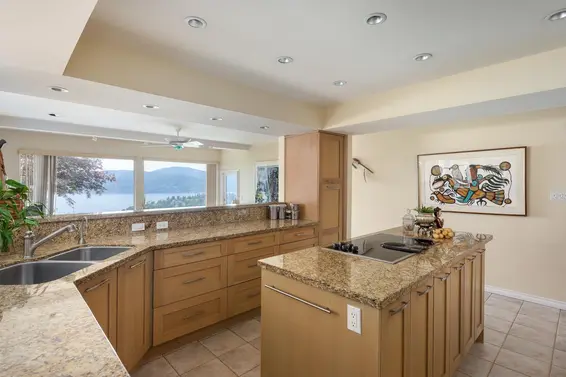 4729 Woodburn Road, West Vancouver For Sale - image 6