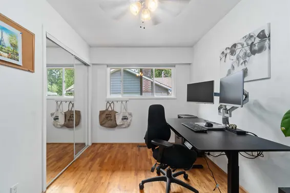 2681 Standish Drive, North Vancouver For Sale - image 11
