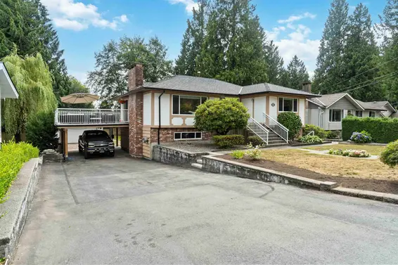 2681 Standish Drive, North Vancouver For Sale - image 2