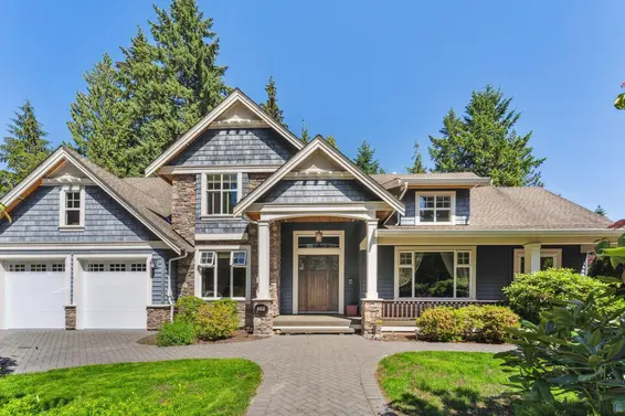 352 St. James Crescent, West Vancouver