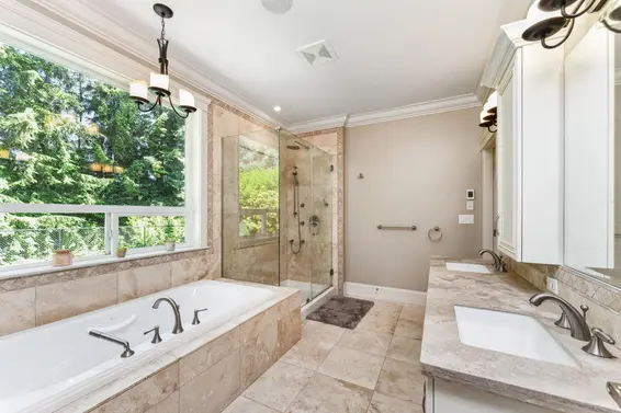 352 St. James Crescent, West Vancouver For Sale - image 14