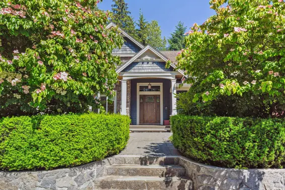 352 St. James Crescent, West Vancouver For Sale - image 2