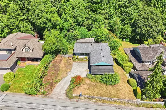 3922 Sunnycrest Drive, North Vancouver For Sale - image 10