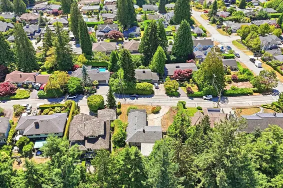 3922 Sunnycrest Drive, North Vancouver For Sale - image 11