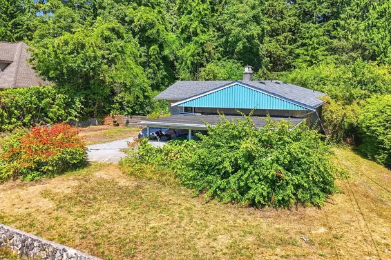 3922 Sunnycrest Drive, North Vancouver For Sale - image 4