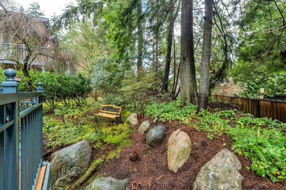 1102 Strathaven Drive, North Vancouver For Sale - image 24