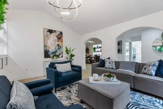 1102 Strathaven Drive, North Vancouver For Sale - image 5