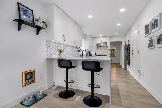 1102 Strathaven Drive, North Vancouver For Sale - image 7