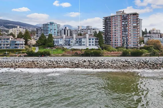 303 2190 Argyle Avenue, West Vancouver For Sale - image 3