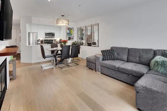 411 108 West Esplanade Avenue, North Vancouver For Sale - image 3