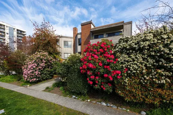 322 206 East 15th Street, North Vancouver For Sale - image 2