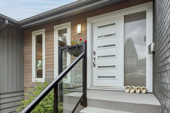 2999 Larson Road, North Vancouver For Sale - image 3
