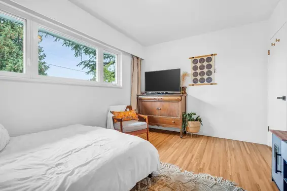 852 East 17th Street, North Vancouver For Sale - image 10