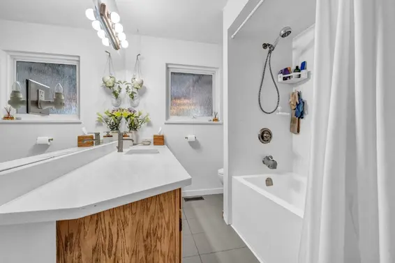 852 East 17th Street, North Vancouver For Sale - image 15
