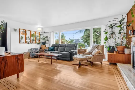 852 East 17th Street, North Vancouver For Sale - image 3