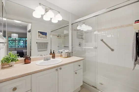 411 2059 Chesterfield Avenue, North Vancouver For Sale - image 18