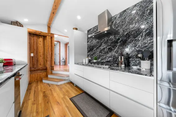 2540 Boswell Avenue, North Vancouver For Sale - image 13