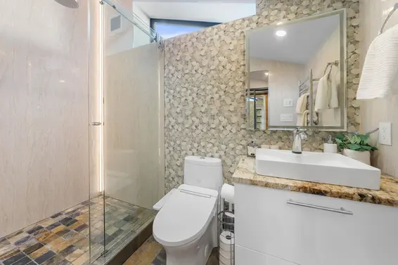 2540 Boswell Avenue, North Vancouver For Sale - image 20