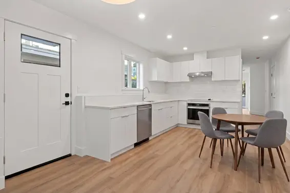 1 326 West 14th Street, North Vancouver For Sale - image 17