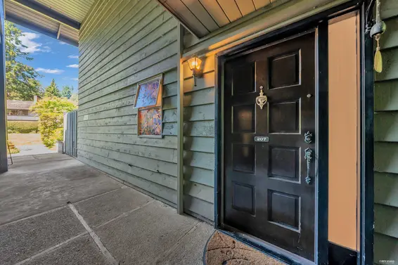 207 235 Keith Road, West Vancouver For Sale - image 2