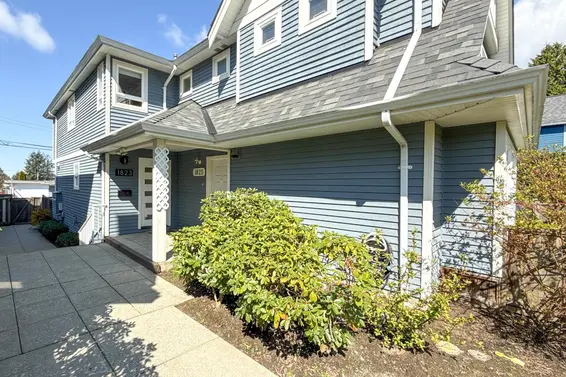 1823 Chesterfield Avenue, North Vancouver For Sale - image 2