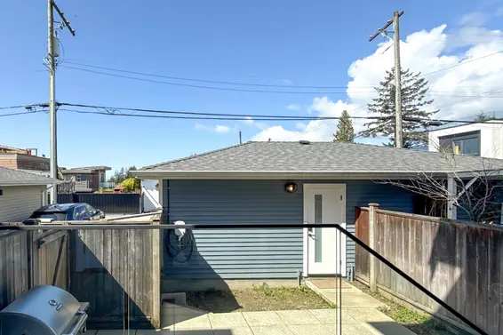 1823 Chesterfield Avenue, North Vancouver For Sale - image 28