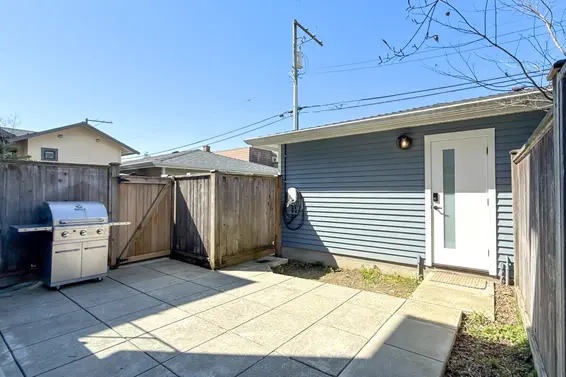 1823 Chesterfield Avenue, North Vancouver For Sale - image 29