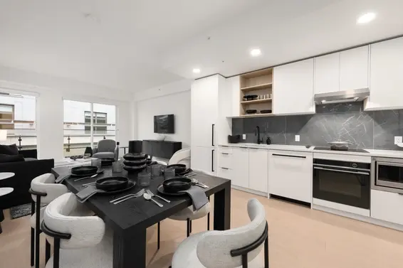 365 422 East 3rd Street, North Vancouver