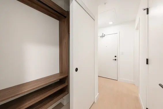 365 422 East 3rd Street, North Vancouver For Sale - image 3