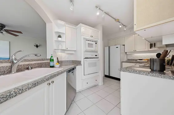 18D 338 Taylor Way, West Vancouver For Sale - image 12