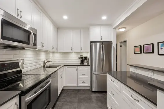 209 310 East 3rd Street, North Vancouver