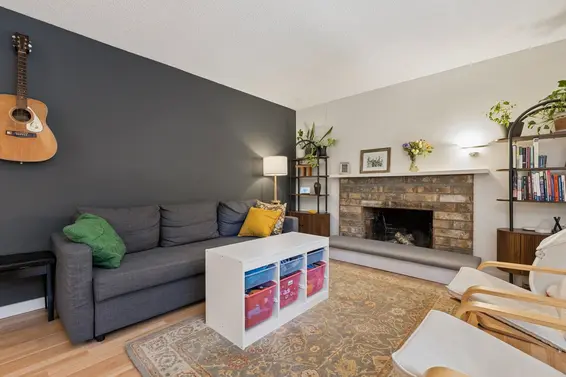209 310 East 3rd Street, North Vancouver For Sale - image 4