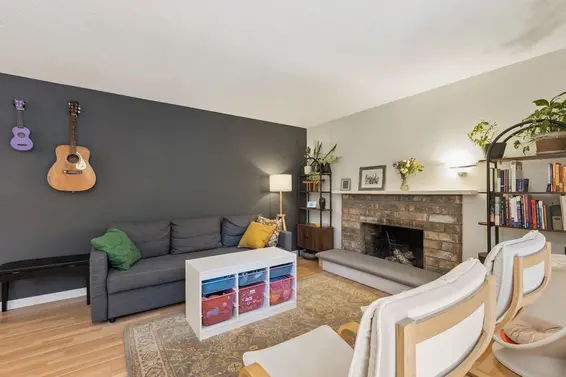 209 310 East 3rd Street, North Vancouver For Sale - image 5