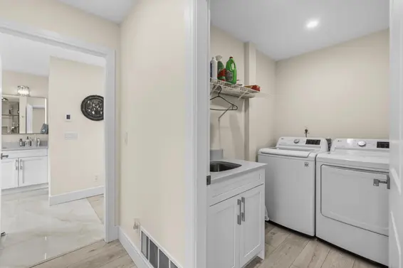 738 Sylvan Avenue, North Vancouver For Sale - image 34