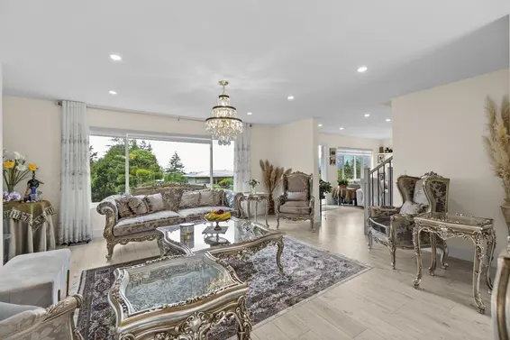 738 Sylvan Avenue, North Vancouver For Sale - image 4
