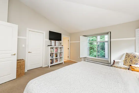 1174 Strathaven Drive, North Vancouver For Sale - image 15