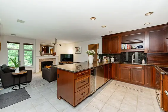 1174 Strathaven Drive, North Vancouver For Sale - image 4