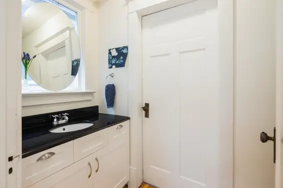 736 East 3rd Street, North Vancouver For Sale - image 16