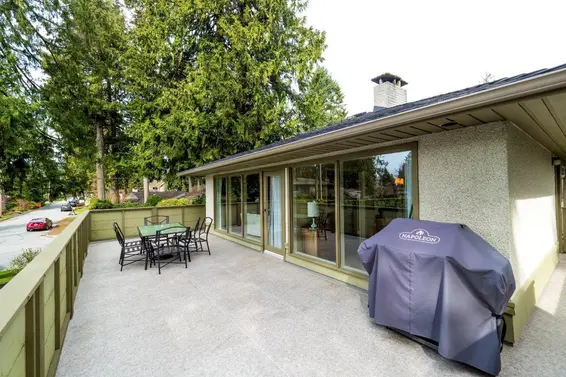 4302 Carolyn Drive, North Vancouver For Sale - image 14