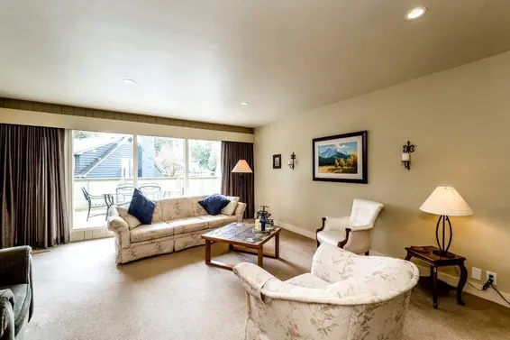 4302 Carolyn Drive, North Vancouver For Sale - image 3