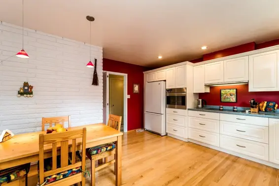 4302 Carolyn Drive, North Vancouver For Sale - image 7