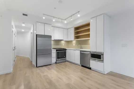 201 725 Marine Drive, North Vancouver For Sale - image 10