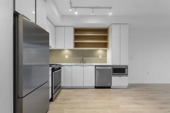 201 725 Marine Drive, North Vancouver For Sale - image 11