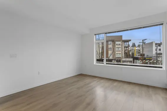 201 725 Marine Drive, North Vancouver For Sale - image 12