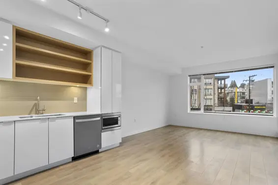 201 725 Marine Drive, North Vancouver For Sale - image 4