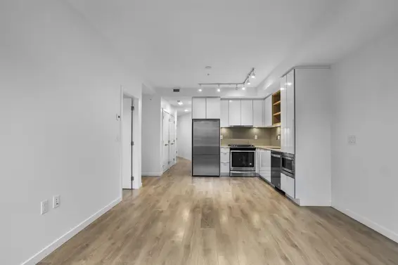 201 725 Marine Drive, North Vancouver For Sale - image 8